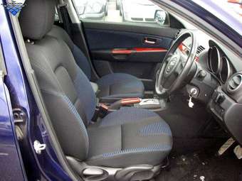 2004 Mazda Axela Pics