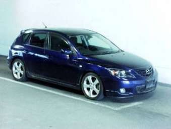 2004 Mazda Axela Pictures