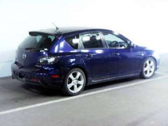 2004 Mazda Axela Photos