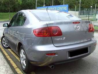 2004 Mazda Axela Pics