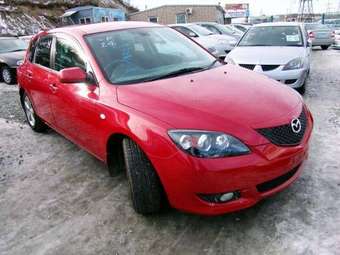 2004 Mazda Axela Photos