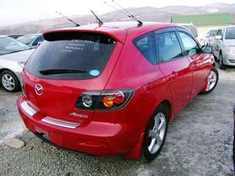 2004 Mazda Axela Pictures