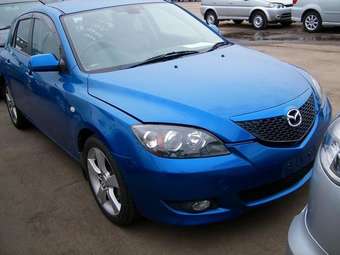 2004 Mazda Axela Pics