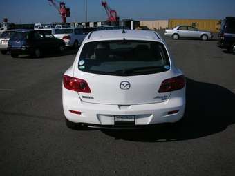 2004 Mazda Axela Pictures