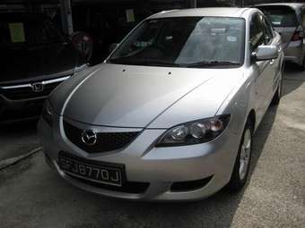 2004 Mazda Axela Photos