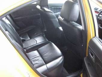 2004 Mazda Axela Photos