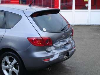2004 Mazda Axela Images