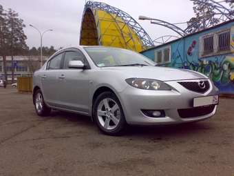 2004 Mazda Axela Images