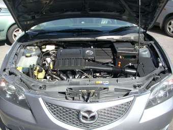 2004 Mazda Axela Pics