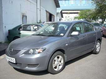 2004 Mazda Axela Pictures
