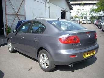 2004 Mazda Axela Pictures