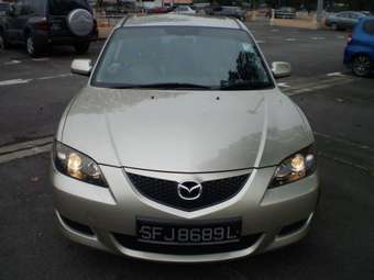 2004 Mazda Axela Photos