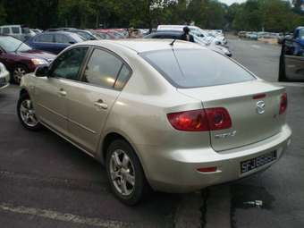 2004 Mazda Axela Pictures