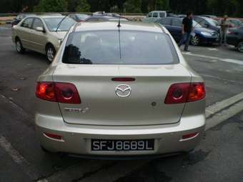 2004 Mazda Axela Photos