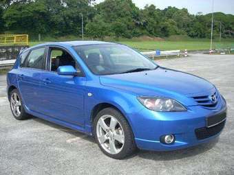 2004 Mazda Axela Pictures