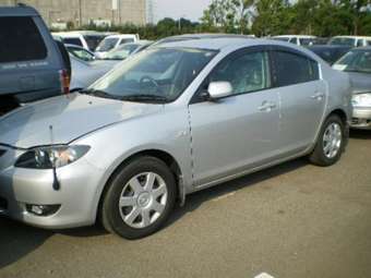 2004 Mazda Axela Images