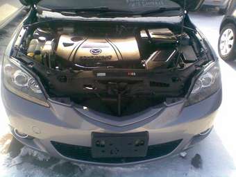2004 Mazda Axela Pictures