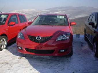 2004 Mazda Axela Pictures