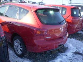 2004 Mazda Axela Pictures