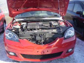 2004 Mazda Axela Photos