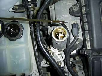 2004 Mazda Axela Pictures