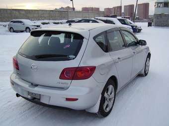 2004 Mazda Axela Pics