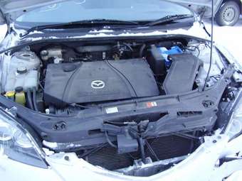 2004 Mazda Axela Pictures