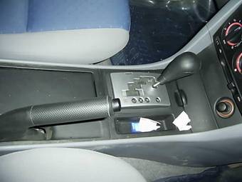 2004 Mazda Axela Pics