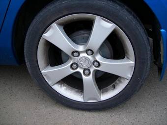 2004 Mazda Axela Photos