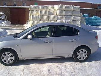 2004 Mazda Axela Photos