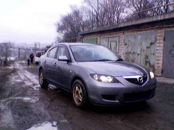 2004 Mazda Axela Pictures