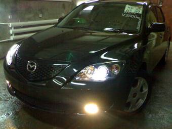 2004 Mazda Axela Pictures