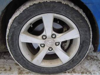 2004 Mazda Axela Photos