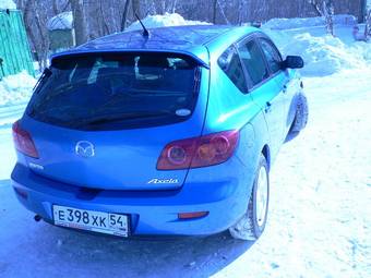 2004 Mazda Axela Pictures