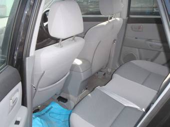 2004 Mazda Axela Photos