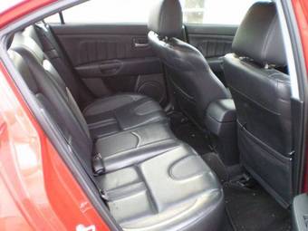 2004 Mazda Axela Images