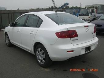 2004 Mazda Axela Pics