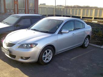 2004 Mazda Axela Photos