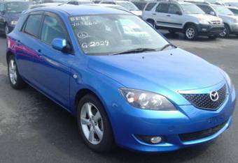 2004 Mazda Axela Pictures