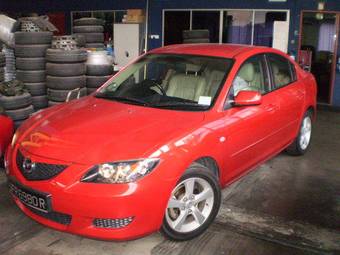 2004 Mazda Axela Pictures