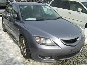 2004 Mazda Axela Pictures