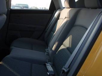 2004 Mazda Axela Photos
