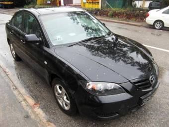 2004 Mazda Axela Photos