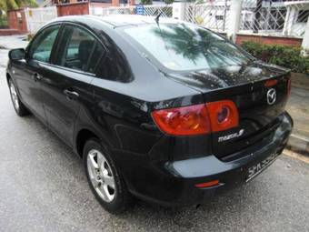 2004 Mazda Axela Photos