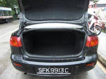 2004 Mazda Axela Photos