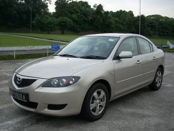 2004 Mazda Axela Photos