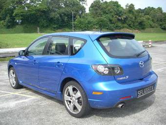 2004 Mazda Axela Wallpapers
