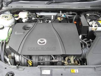 2004 Mazda Axela Pictures