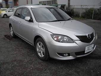 2004 Mazda Axela Pictures