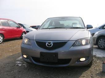 2004 Mazda Axela Photos